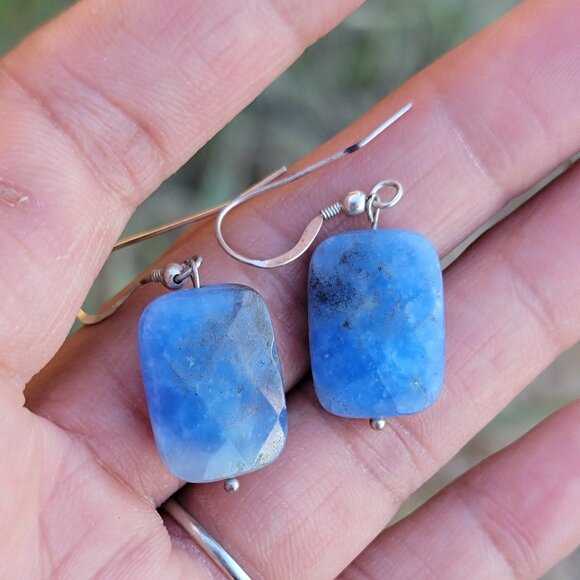Natural blue opal faceted square 925 sterling silver dangle earrings - Picture 4 of 16